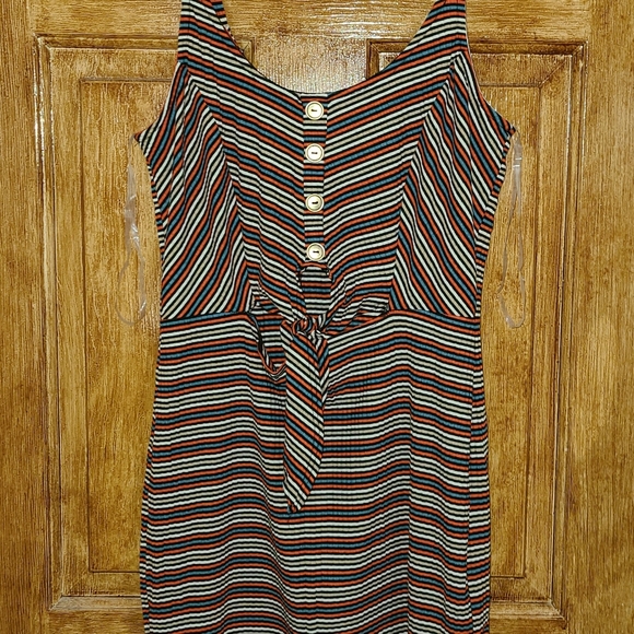 Dress - Picture 2 of 3